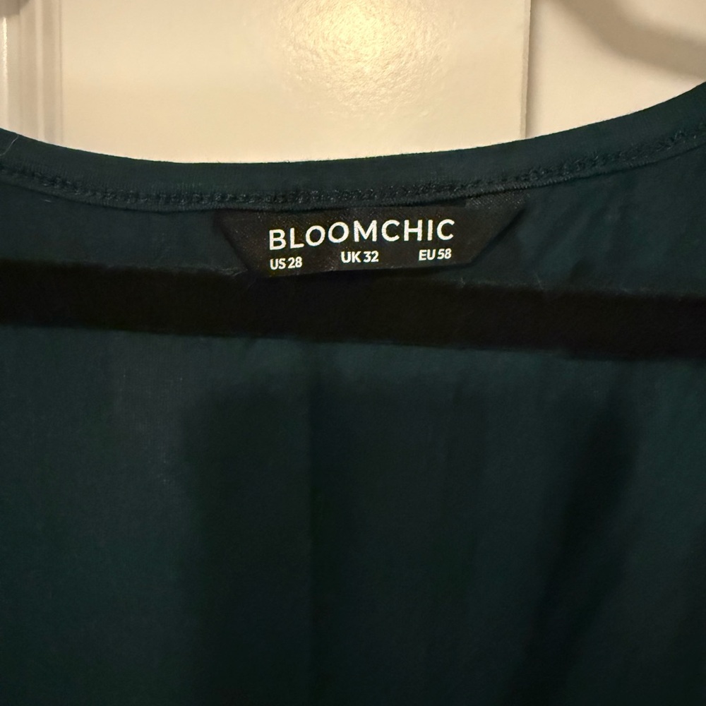 BloomChic Deep Green Button-Front Tank - Picture 3 of 4